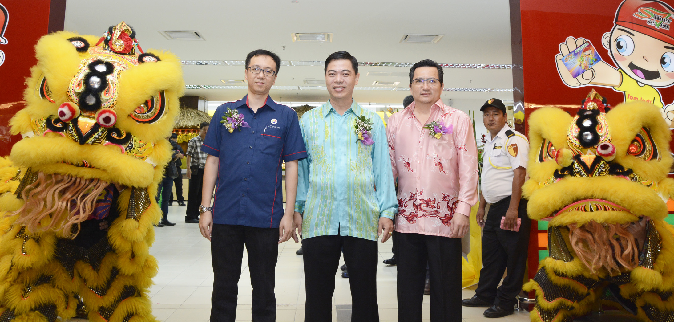 Super 7 Supermarket is now at De Centrum Mall