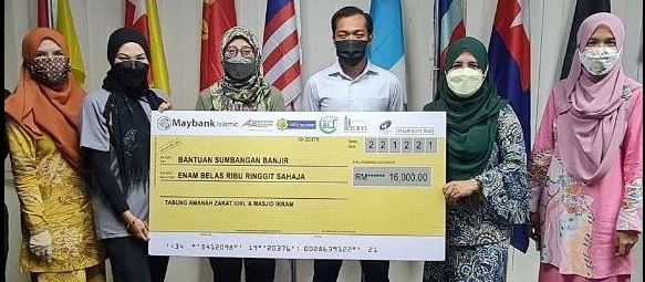 PENYERAHAN CEK SUMBANGAN BANJIR TABUNG AMANAH ZAKAT IUKL