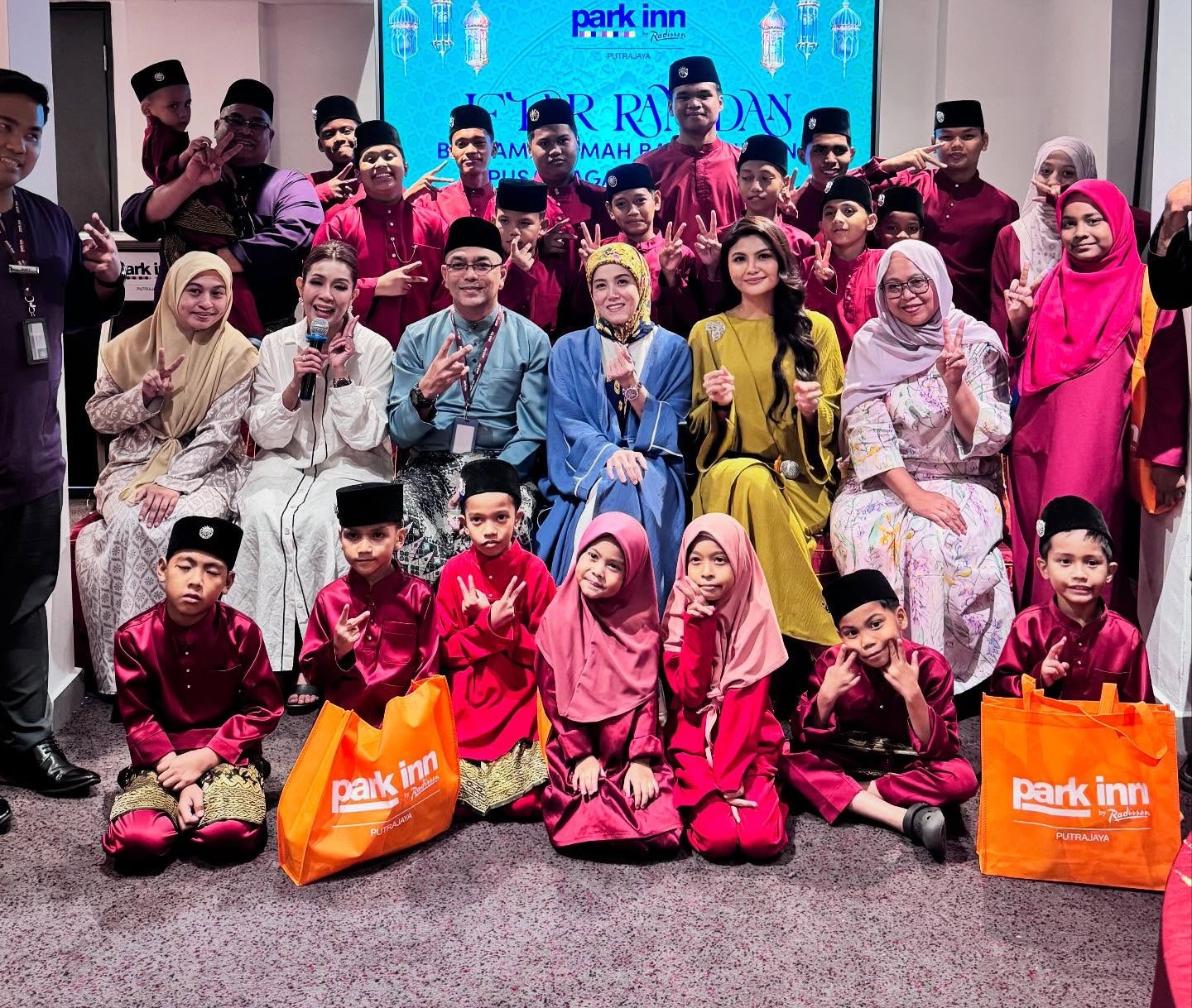 Park Inn by Radisson Putrajaya Menyantuni Anak-anak Yatim dan Warga Emas