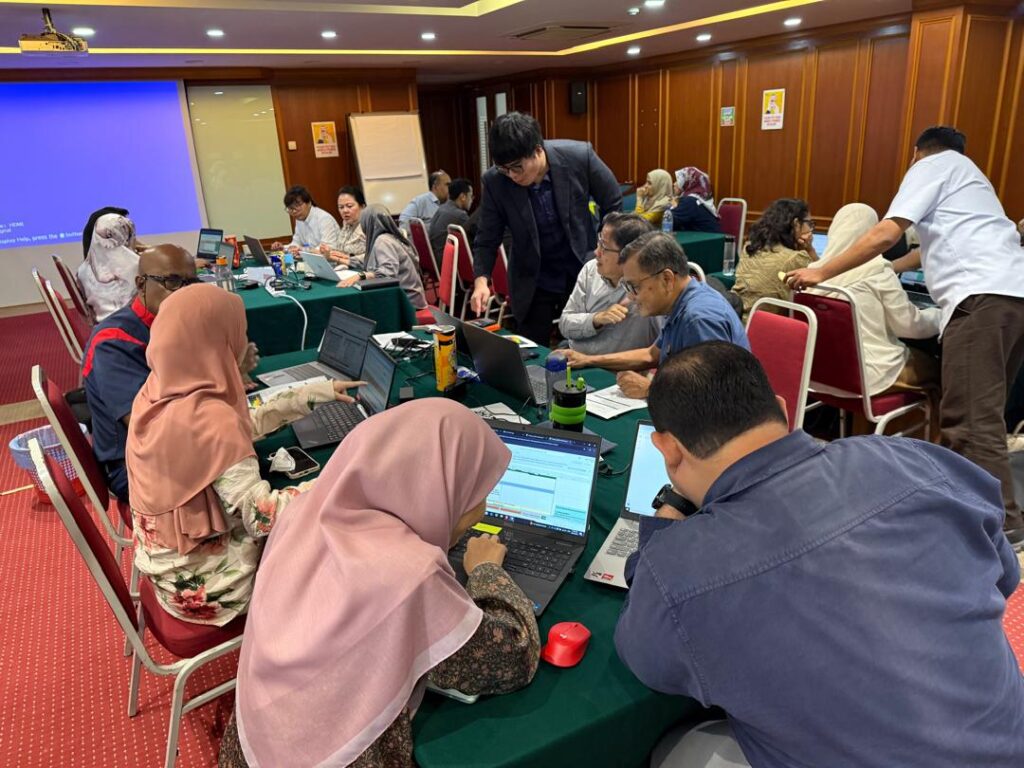 Participants at ISRF S2 Workshop on Climate Change Reporting